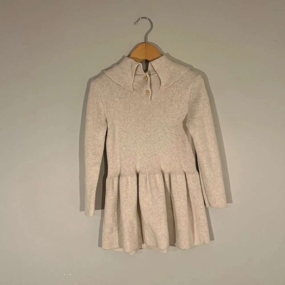 H&M follow us